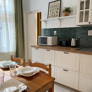  Apartment Large Home In Budapest Hungary